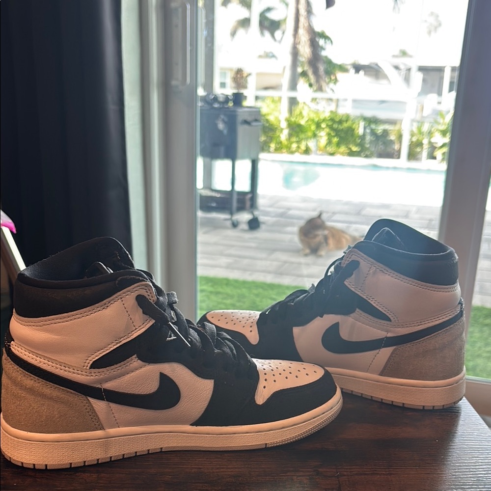 Nike Men's Black, White, and Gray Sneakers
